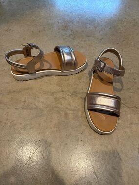 UGG Women’s Metallic Rose Gold Ankle-Strap Sandals